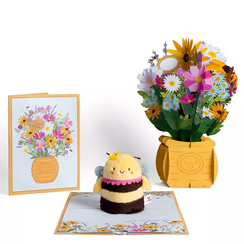 ‘Bee-u-tiful Mom’ Queen Bee Plushpop Card & Bouquet Bundle